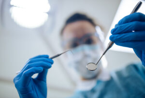 Régénération Osseuse des Défauts Complexes au moyen d&rsquo;un grille titane personnalisée